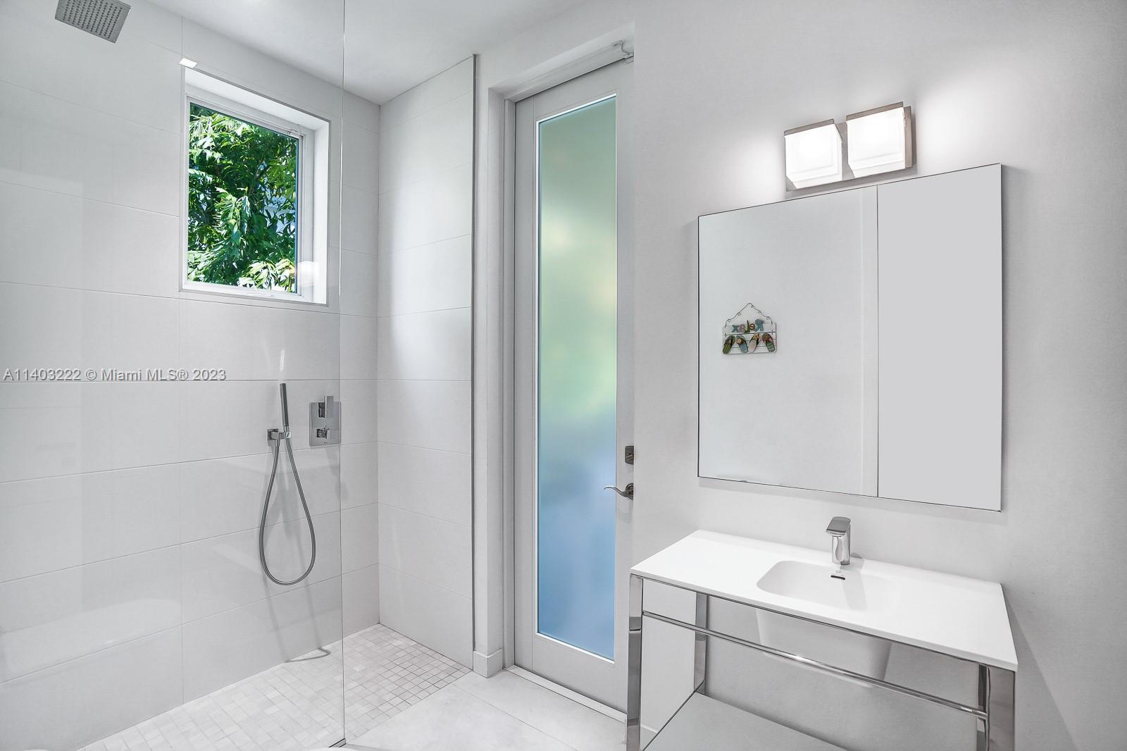 TROPICAL ISLE HOMES SUB 4 - Residential