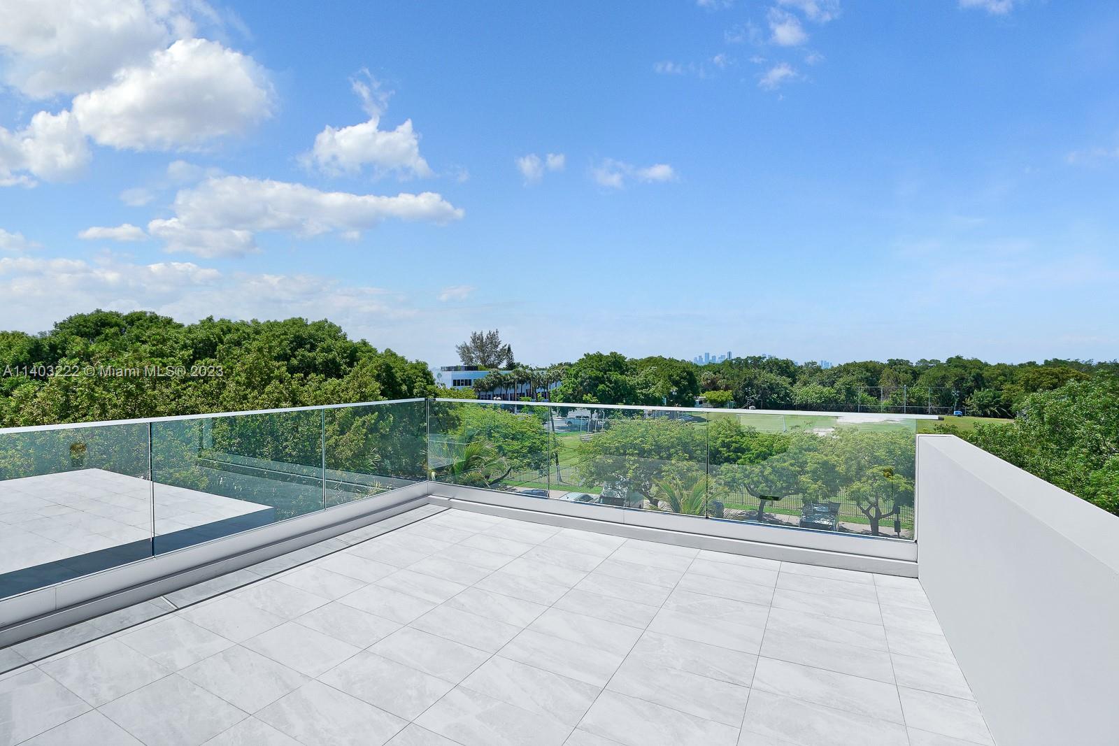 TROPICAL ISLE HOMES SUB 4 - Residential