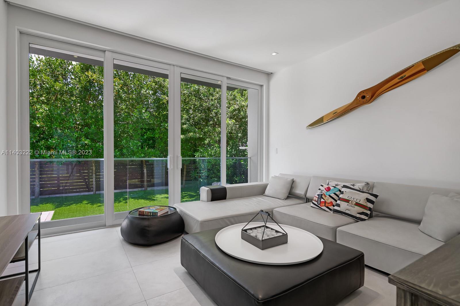 TROPICAL ISLE HOMES SUB 4 - Residential