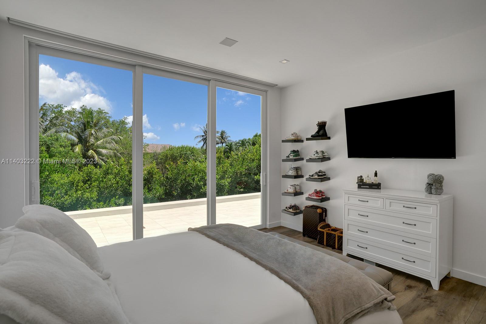 TROPICAL ISLE HOMES SUB 4 - Residential