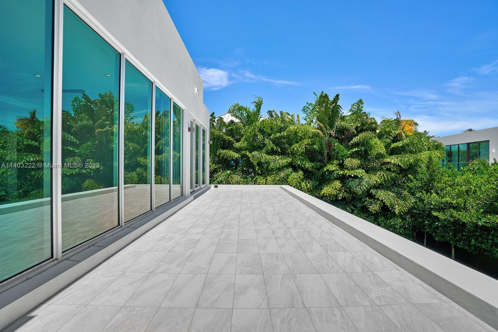 TROPICAL ISLE HOMES SUB 4 - Residential