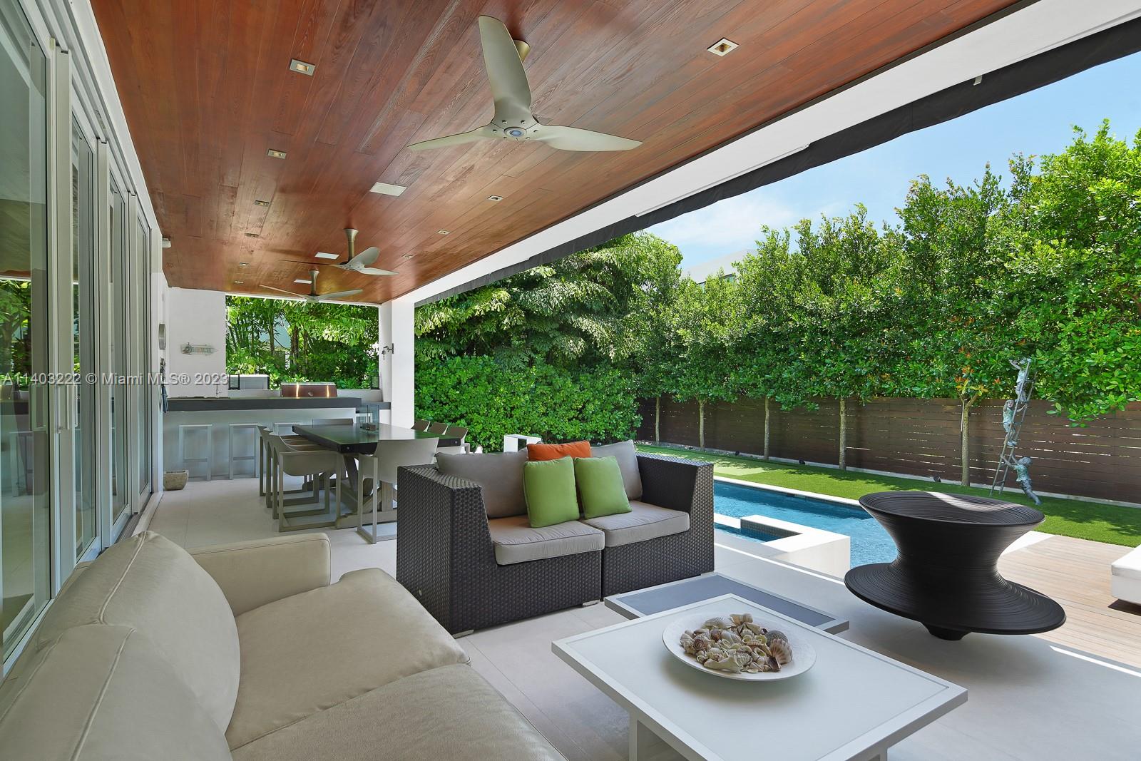 TROPICAL ISLE HOMES SUB 4 - Residential