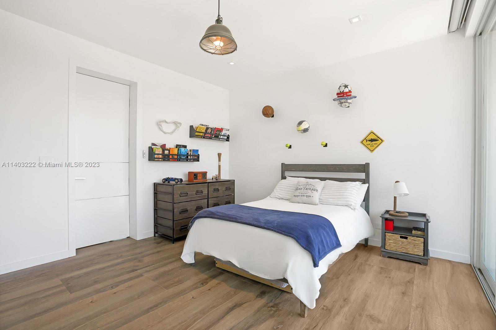 TROPICAL ISLE HOMES SUB 4 - Residential