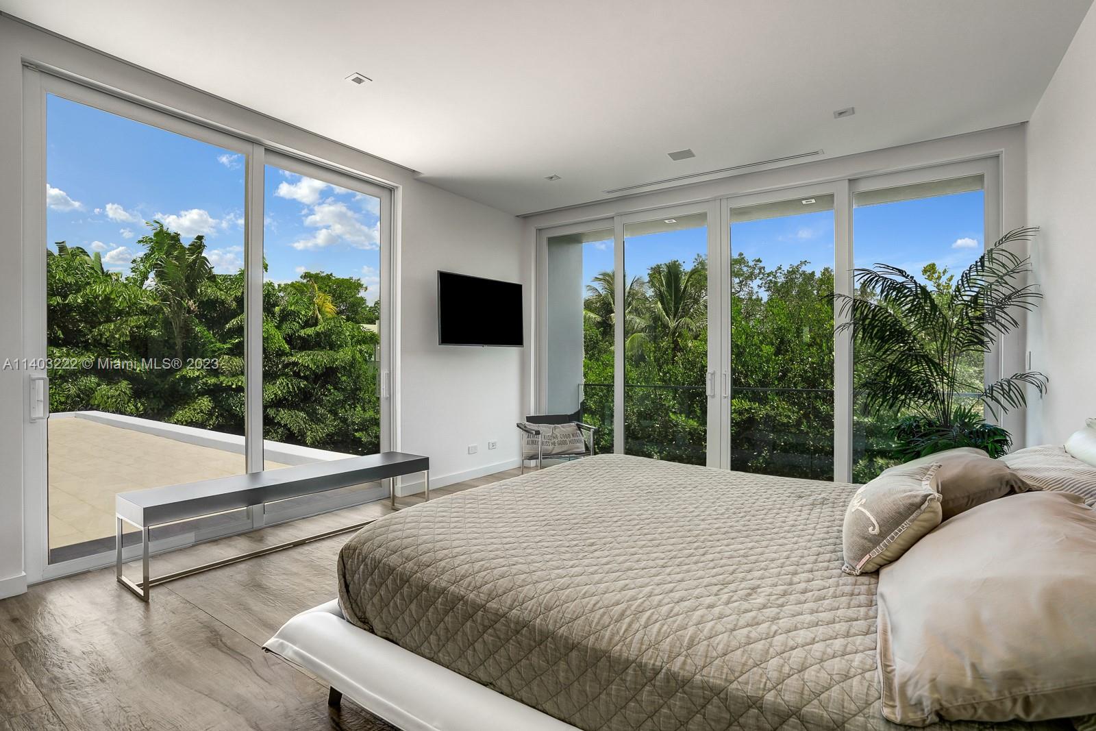 TROPICAL ISLE HOMES SUB 4 - Residential