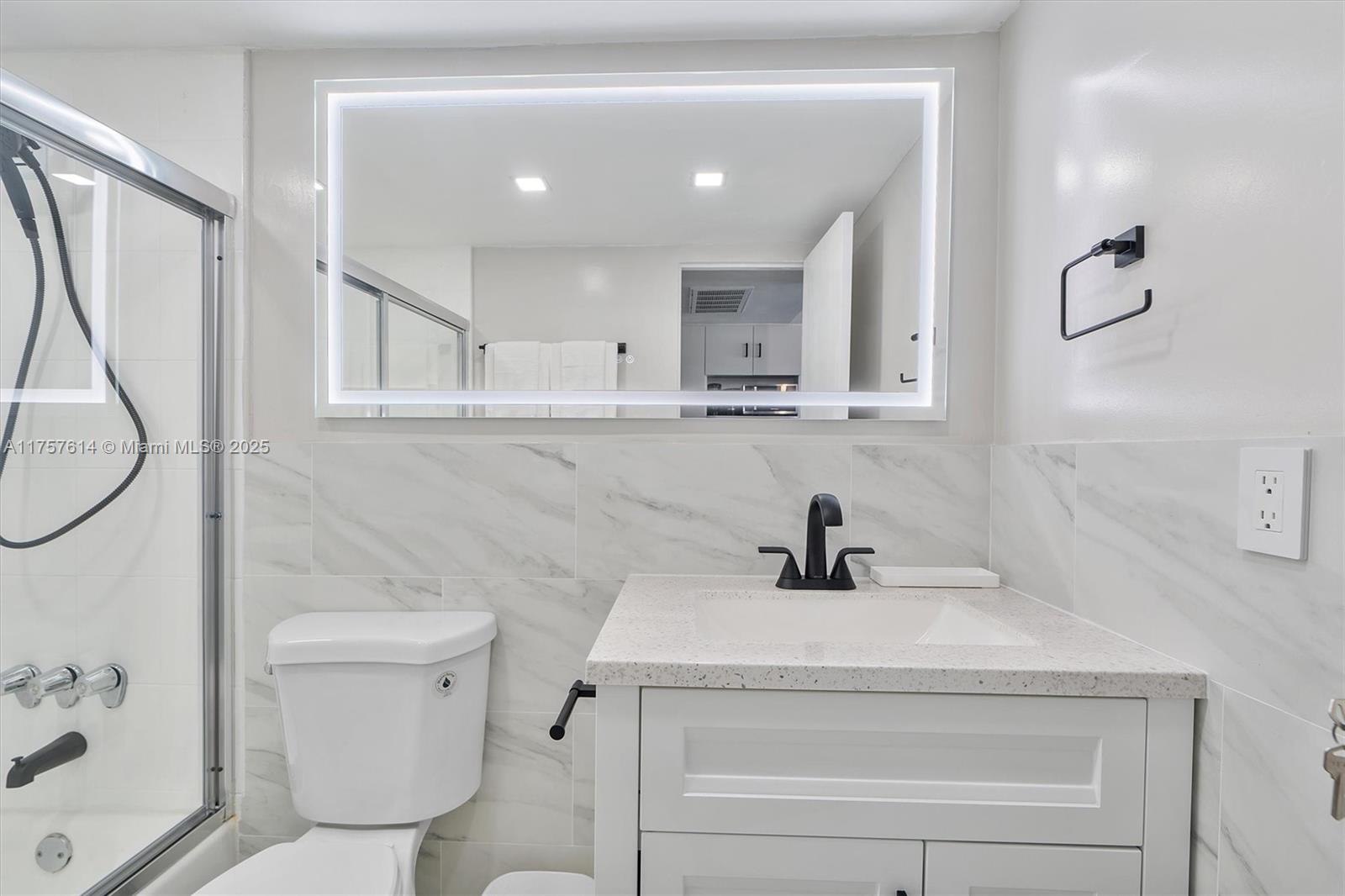 THE AVENTURA BEACH CLUB C - Residential