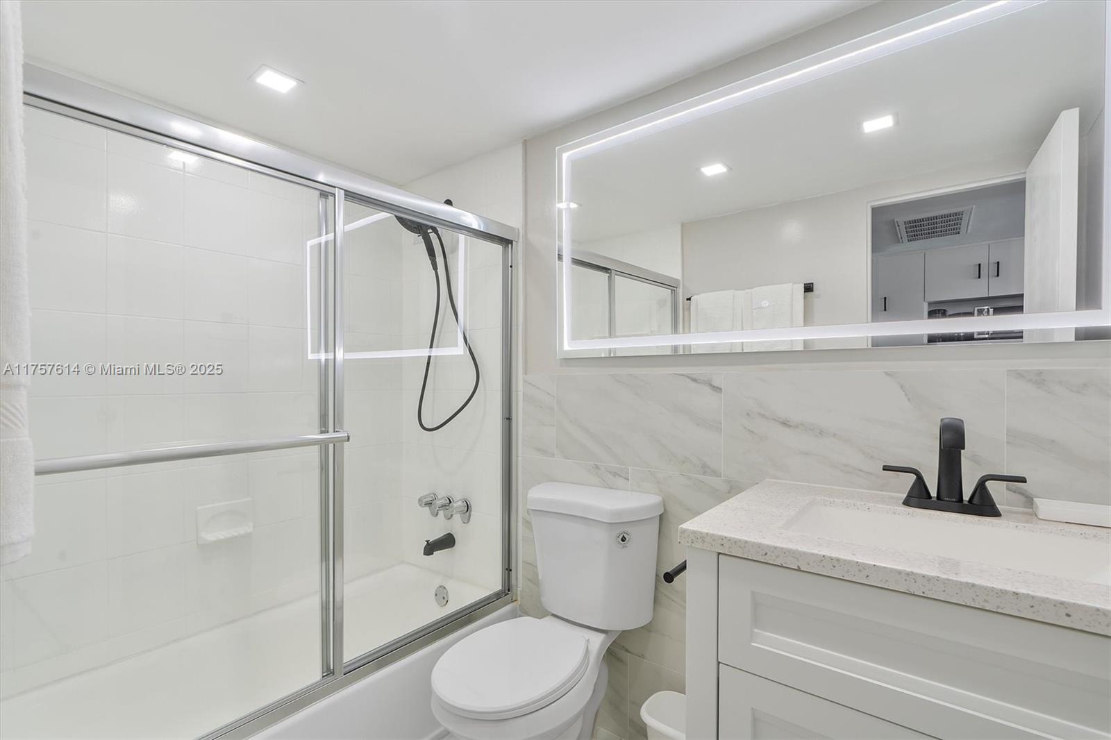 THE AVENTURA BEACH CLUB C - Residential