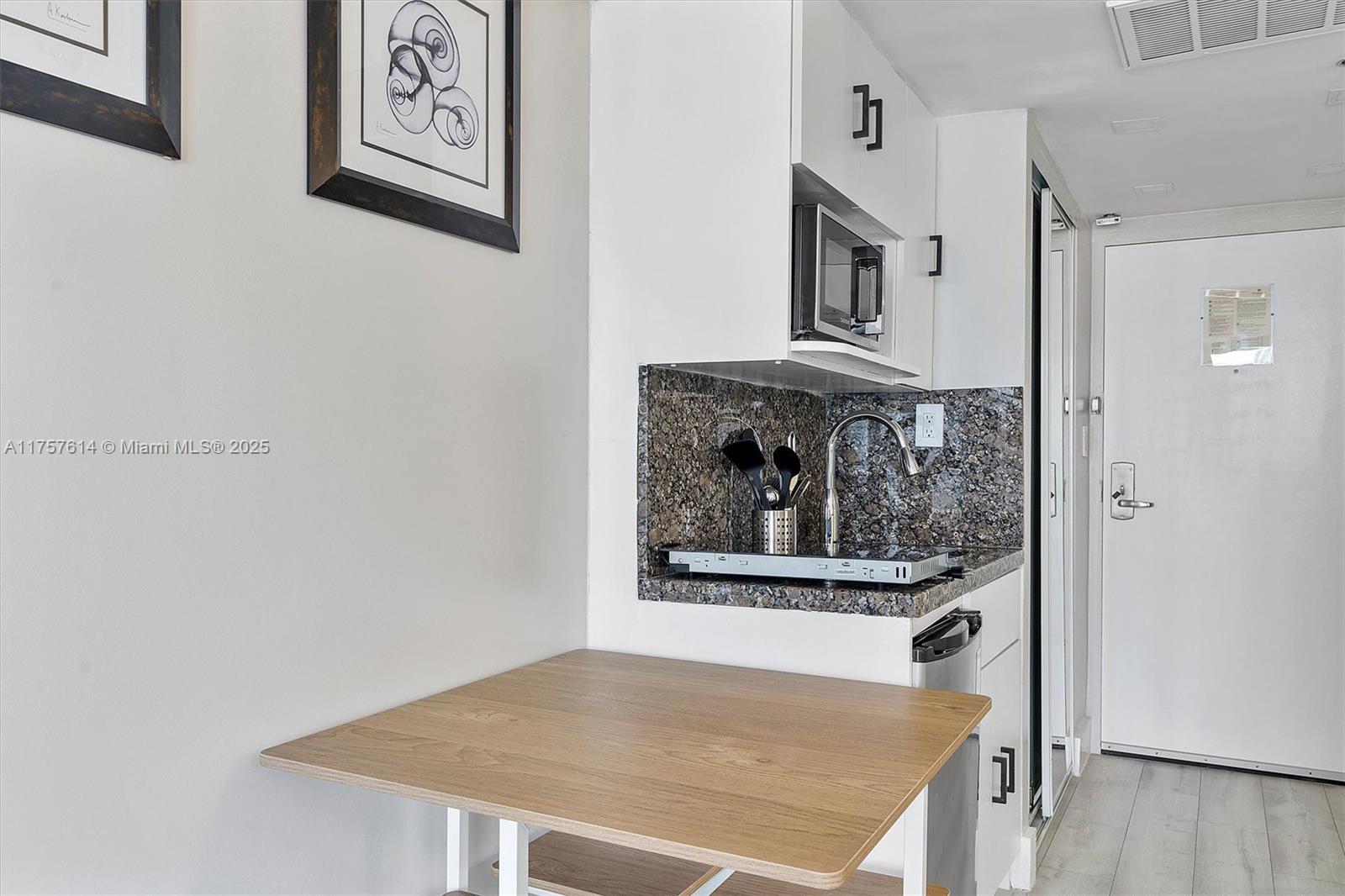 THE AVENTURA BEACH CLUB C - Residential