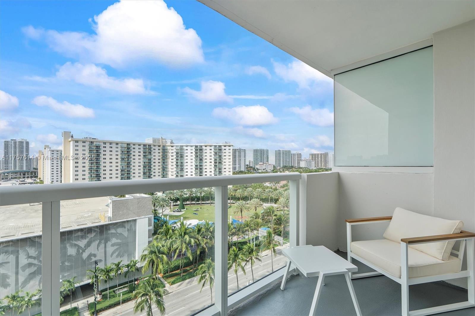 THE AVENTURA BEACH CLUB C - Residential