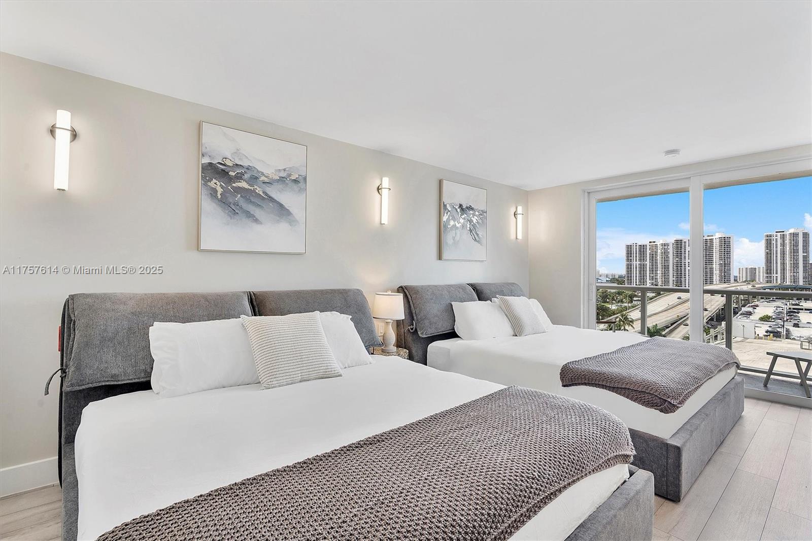 THE AVENTURA BEACH CLUB C - Residential