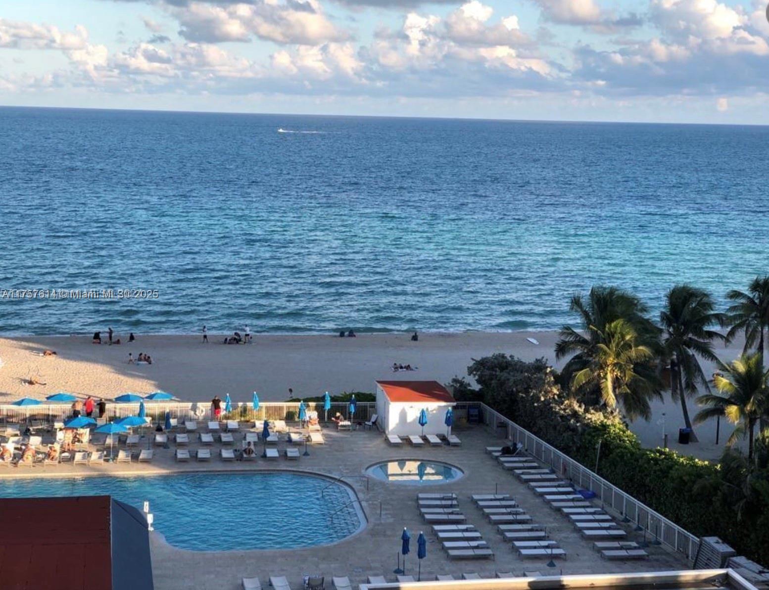 THE AVENTURA BEACH CLUB C - Residential