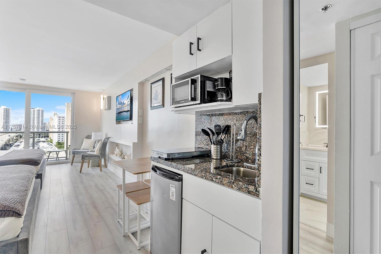 THE AVENTURA BEACH CLUB C - Residential