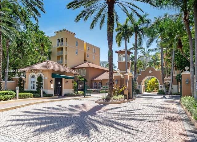 THE YACHT CLUB AT AVENTUR - Residential