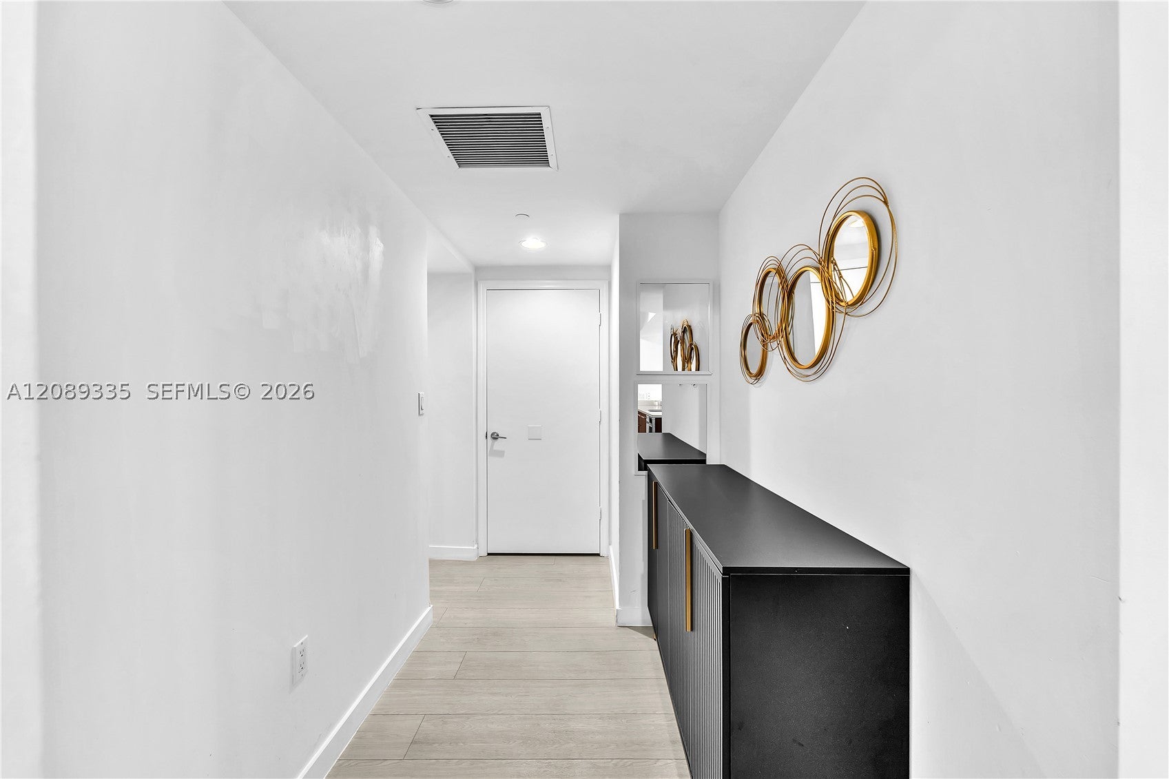 500 Brickell Ave 1605
