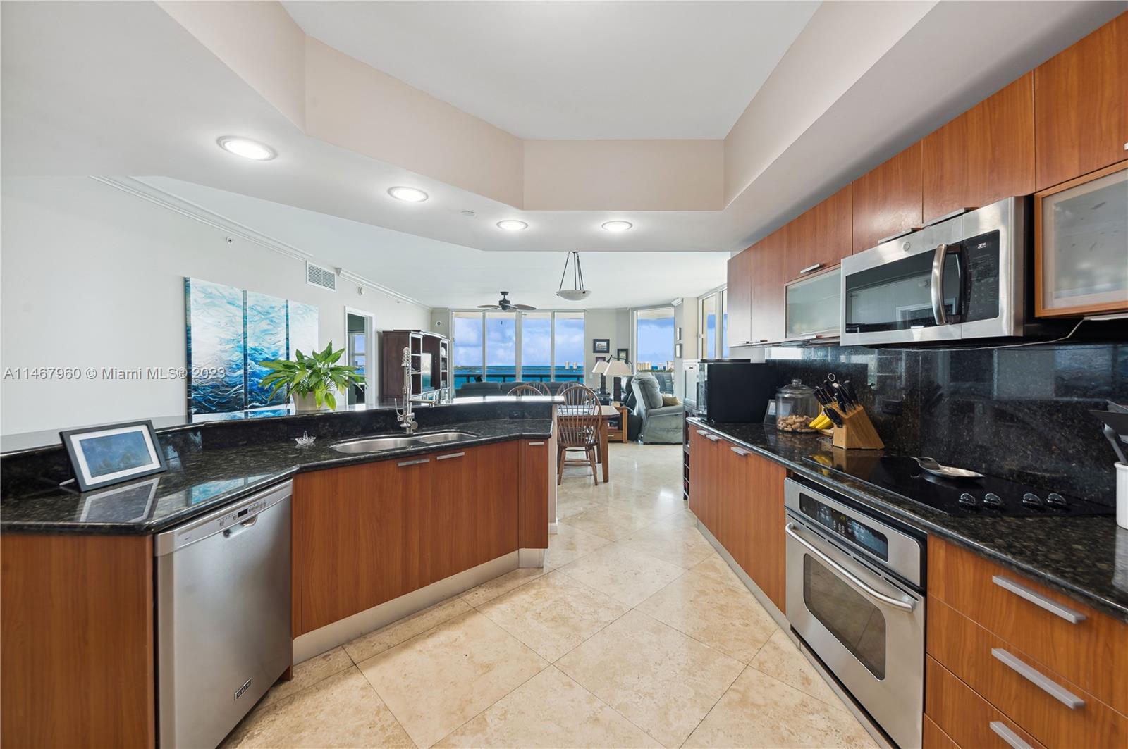 MARINA GRANDE - Residential