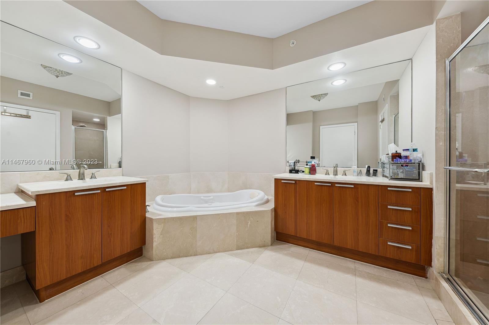 MARINA GRANDE - Residential