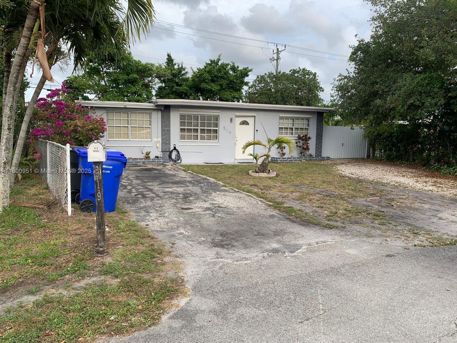 519 S 61st Ave, Hollywood, Broward County, Florida - 3 Bedrooms  
1 Bathrooms - 