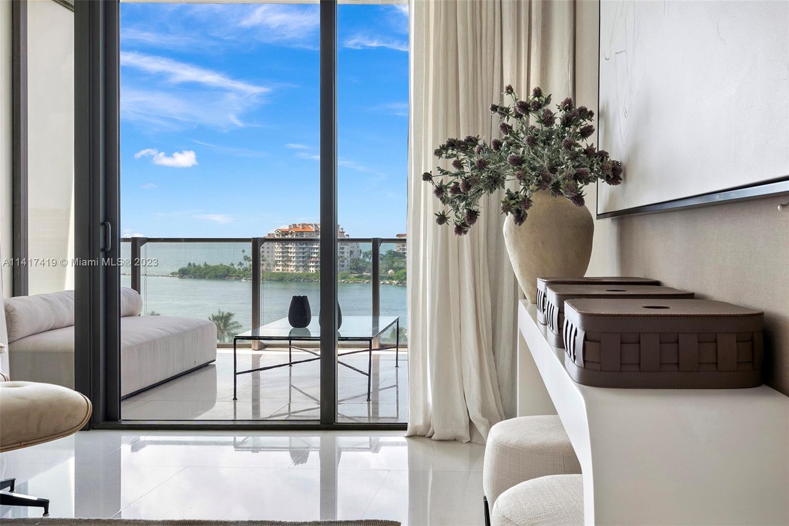 APOGEE CONDO - Residential