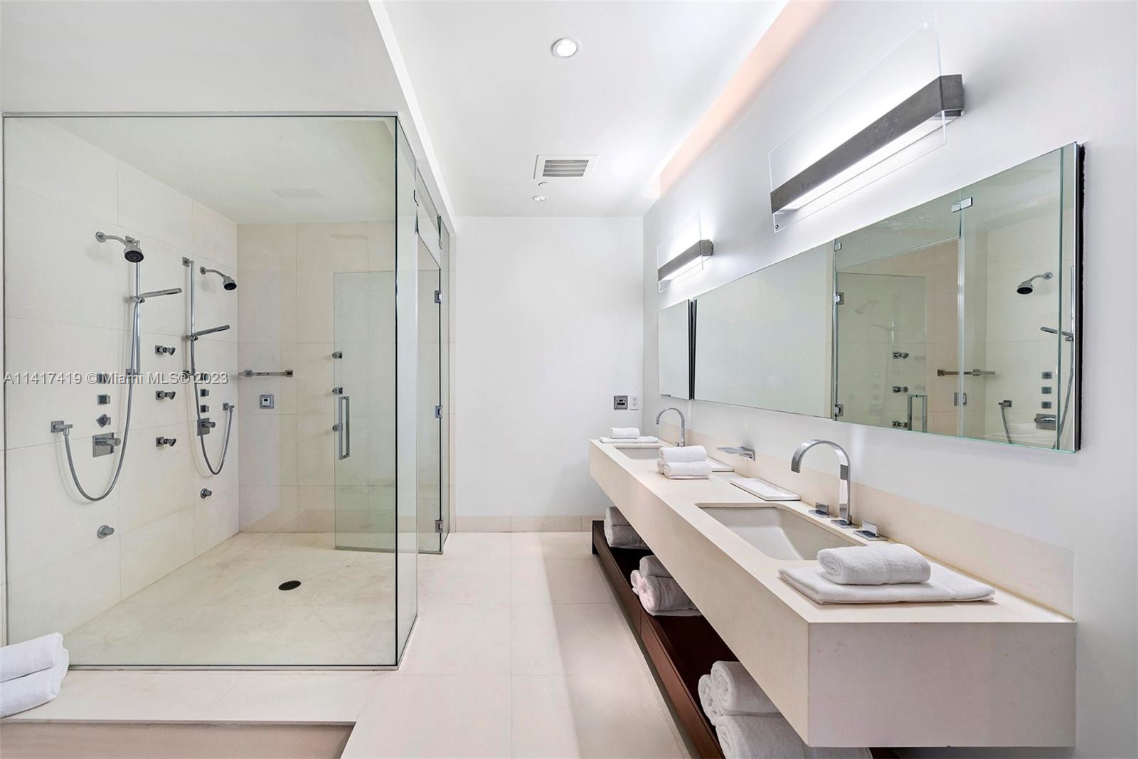 APOGEE CONDO - Residential