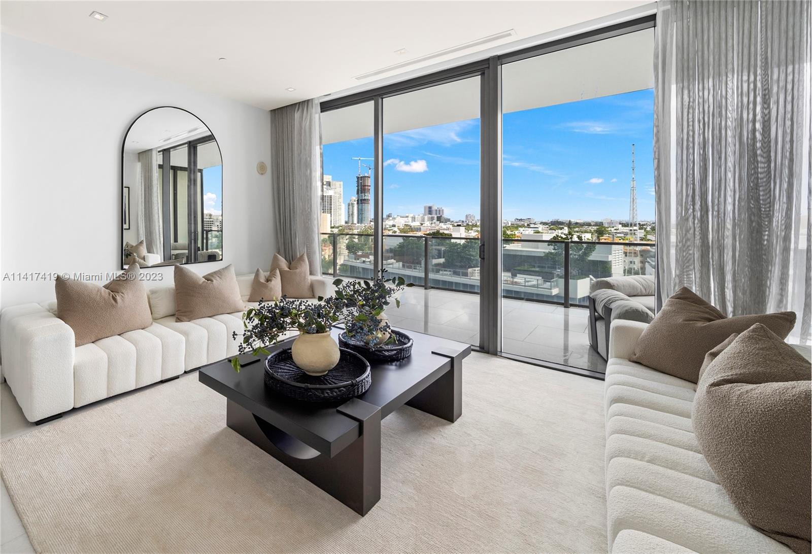 APOGEE CONDO - Residential