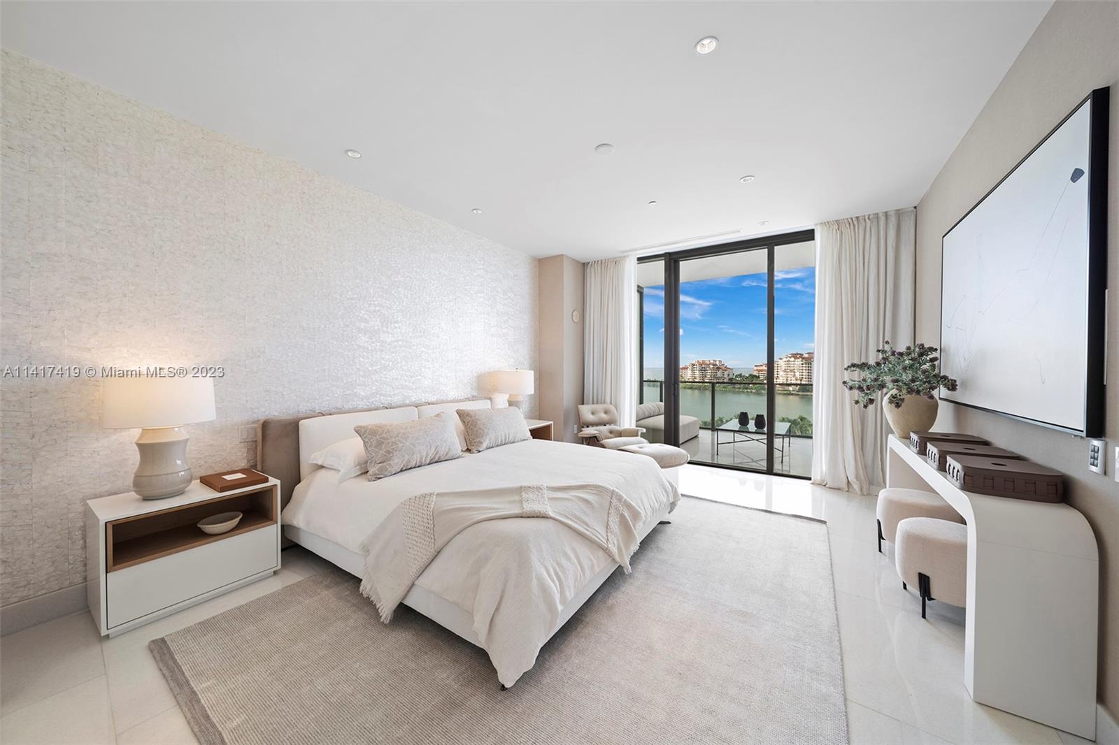 APOGEE CONDO - Residential