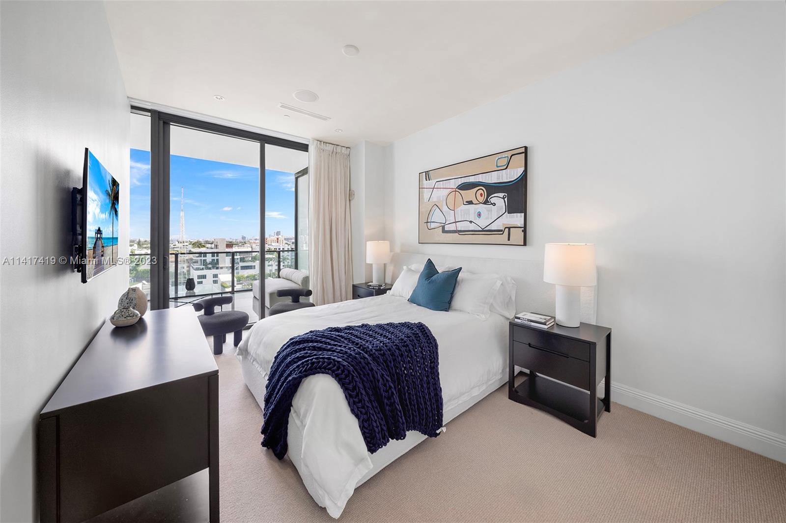 APOGEE CONDO - Residential