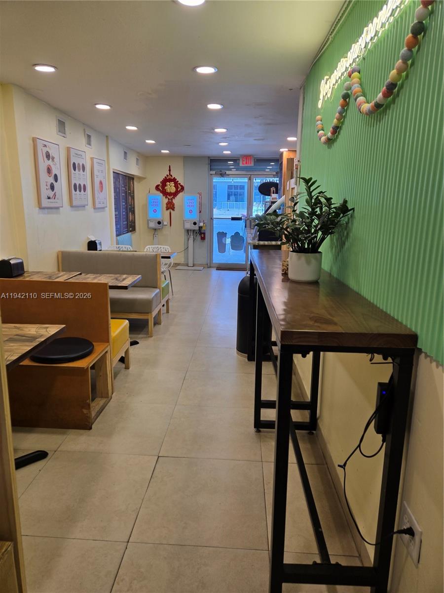 17010 #D W Dixie Hwy