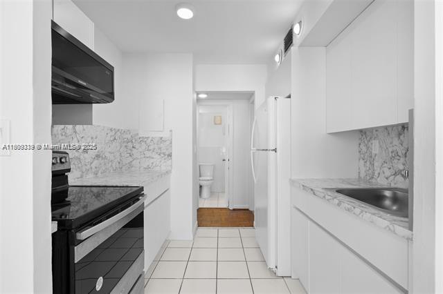 CARIBBEAN BREEZE CONDO - Residential Lease