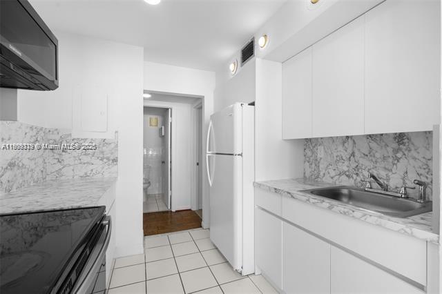 CARIBBEAN BREEZE CONDO - Residential Lease