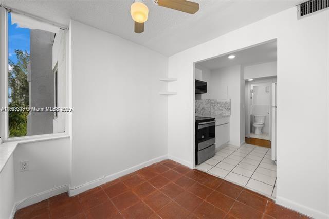 CARIBBEAN BREEZE CONDO - Residential Lease