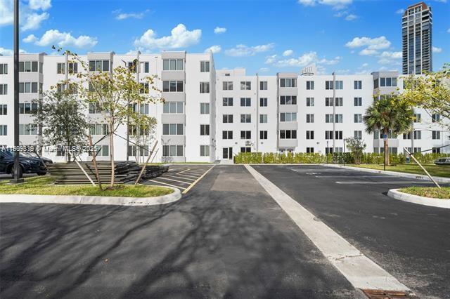 CARIBBEAN BREEZE CONDO - Residential Lease