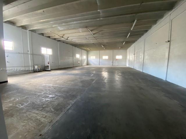 PRIME LOCATION - Located near airport assigned 5 parking spaces. Unit includes office space area with central A/C. tile floors, bathroom. Available July 1, 2025.