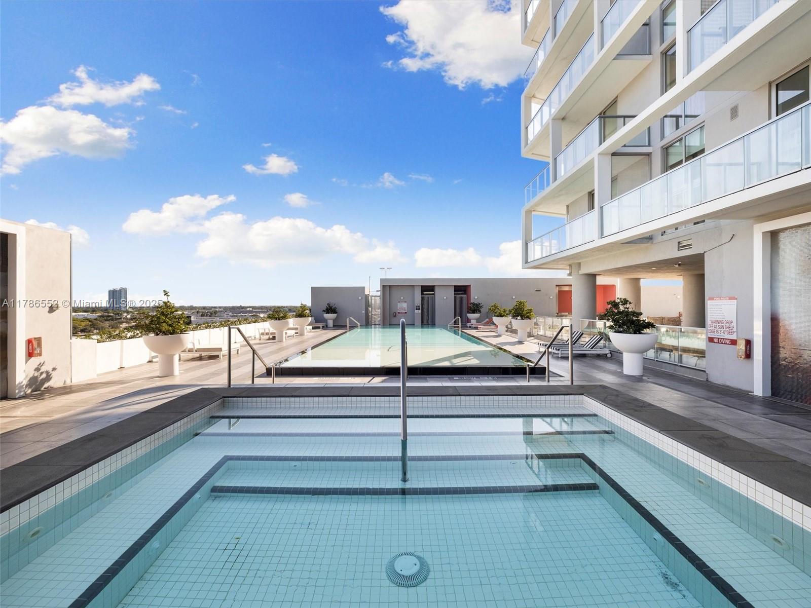 METROPICA NORTH TOWER ONE - Residential