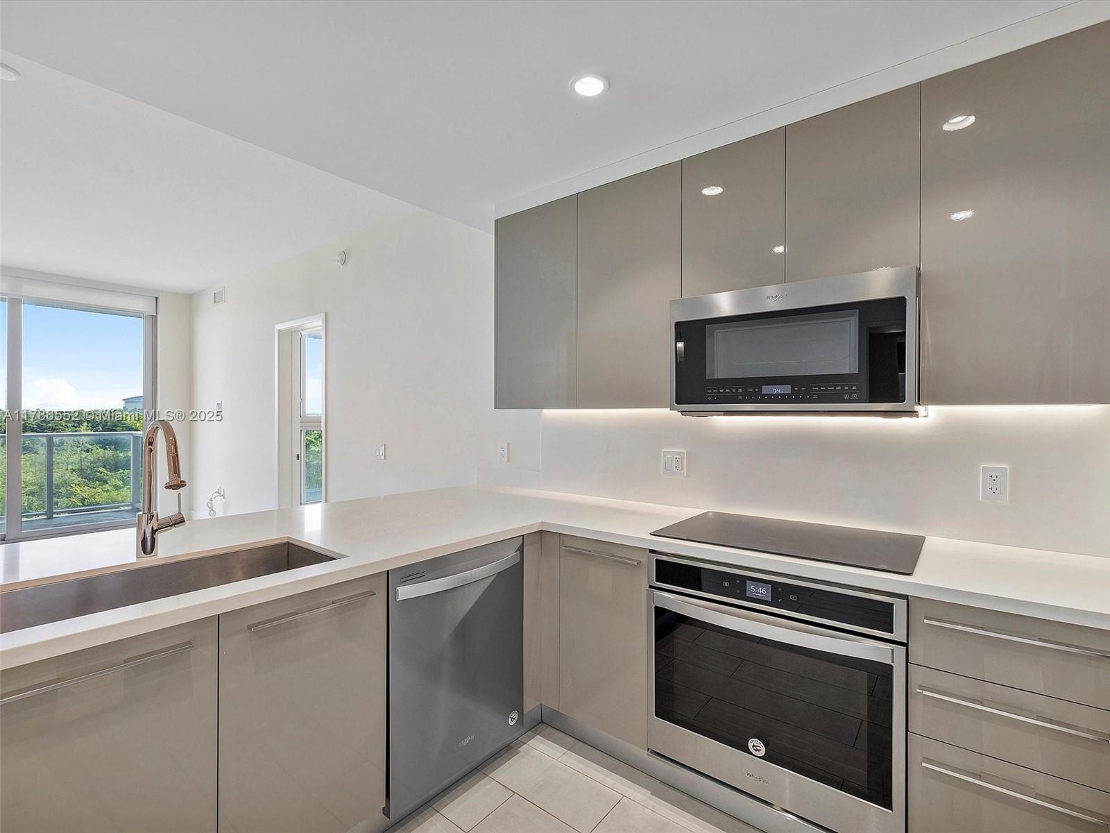 2000 Metropica Way 502