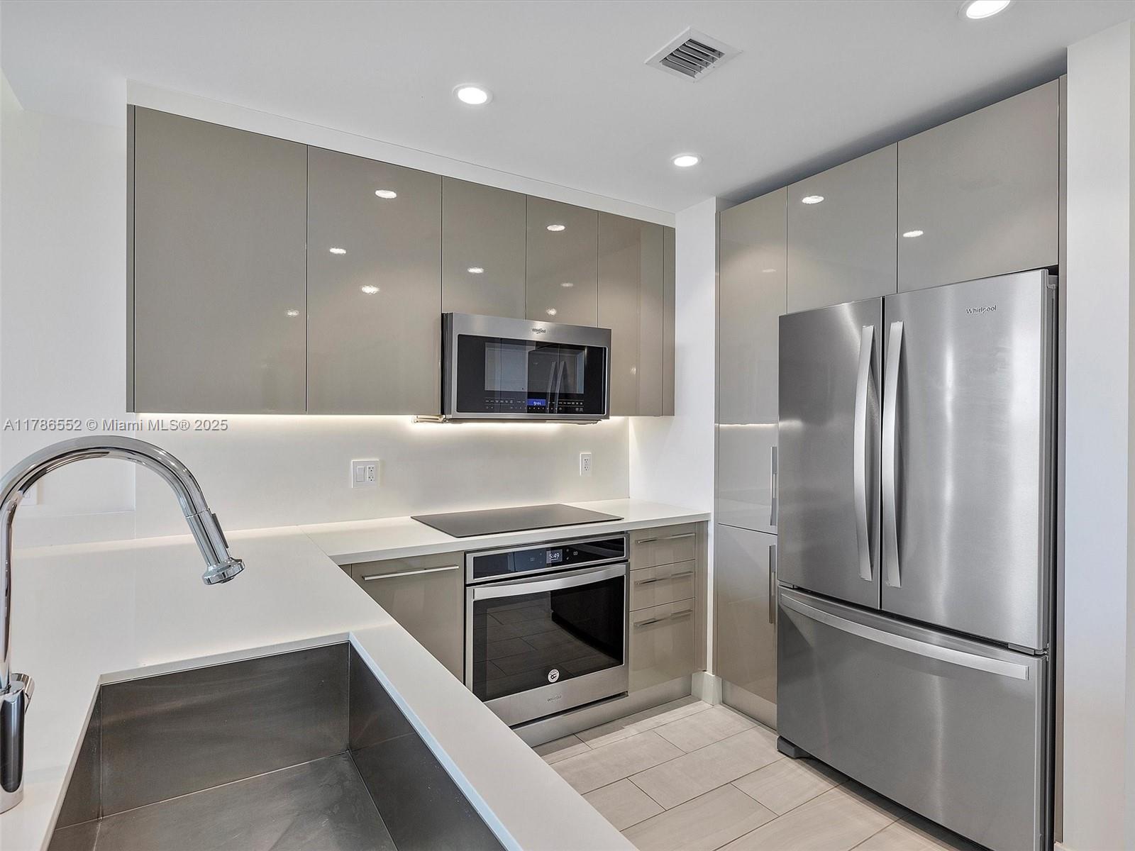 2000 Metropica Way 502