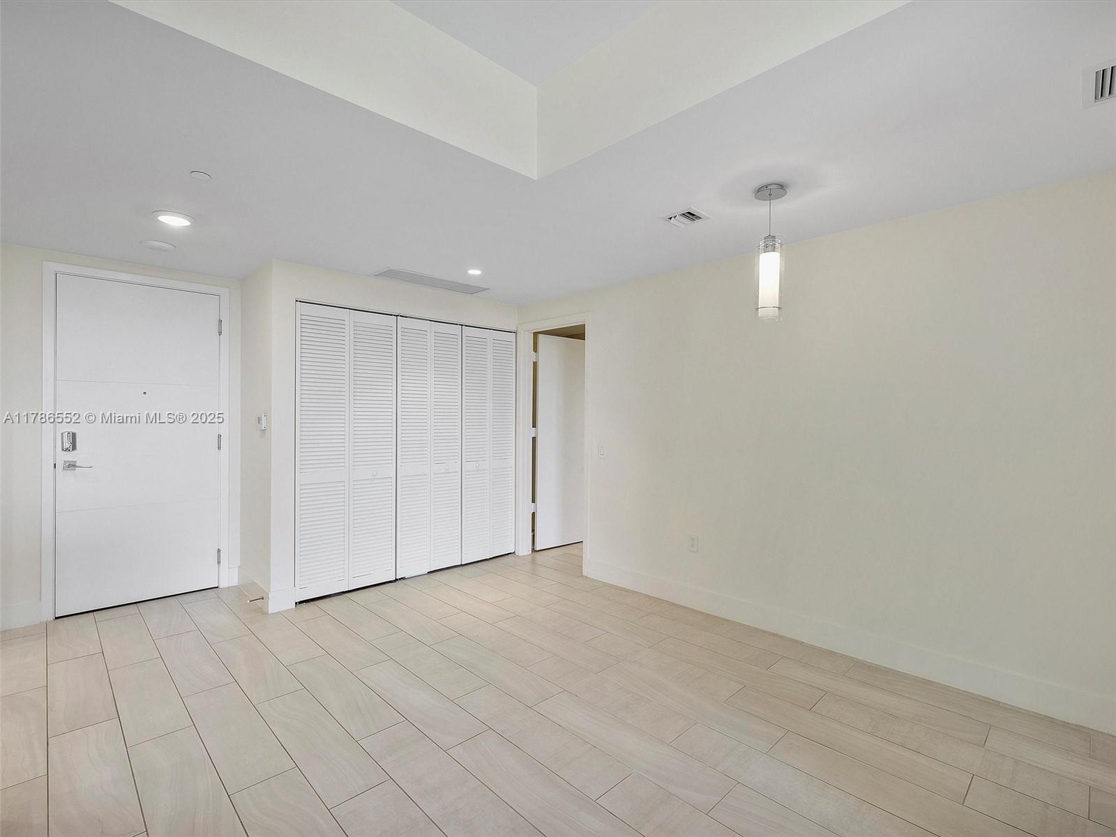 METROPICA NORTH TOWER ONE - Residential