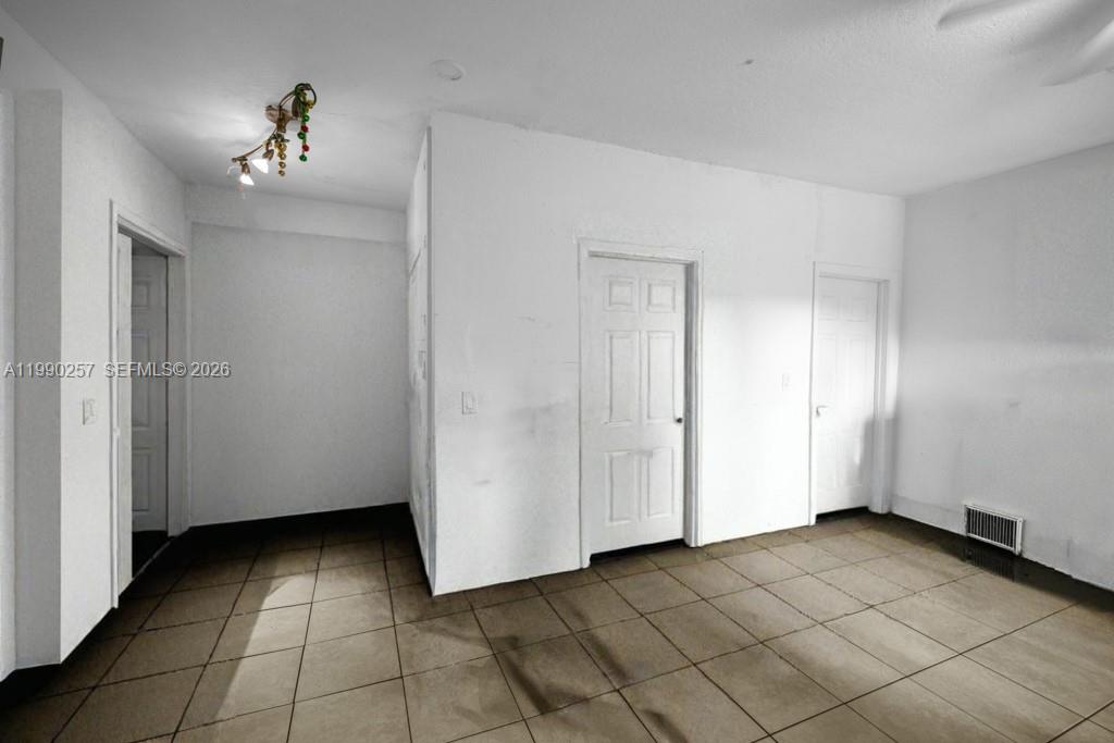 MEAD-LAWN - Residential Income