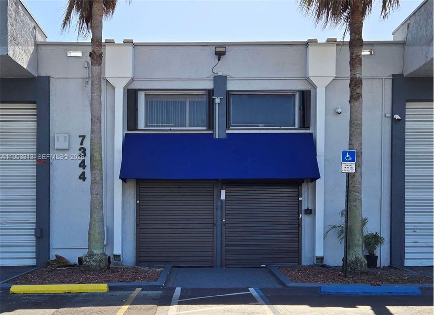 2,200+/- SqFt Warehouse Area, plus 200+/- SqFt Offices Area. 1 Bathroom. 3 Phase, 18'-22'Clear Ceiling Height, 1 parking space assigned and a lot of visitors parking. GREAT Location, close to Doral, Palmetto Expressway (SR-826) and Miami Airport. This property is also for sale.