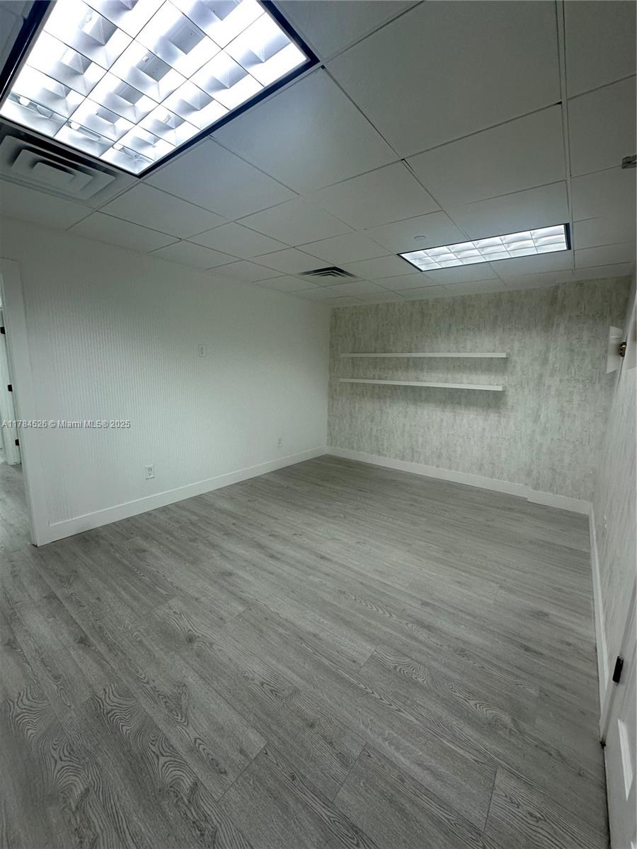 Spacious office located in the heart of Coral Gables. Ideal for professionals seeking a prestigious address, close to shops, dining, and major roadways. Perfect for a growing team or a client-facing workspace.