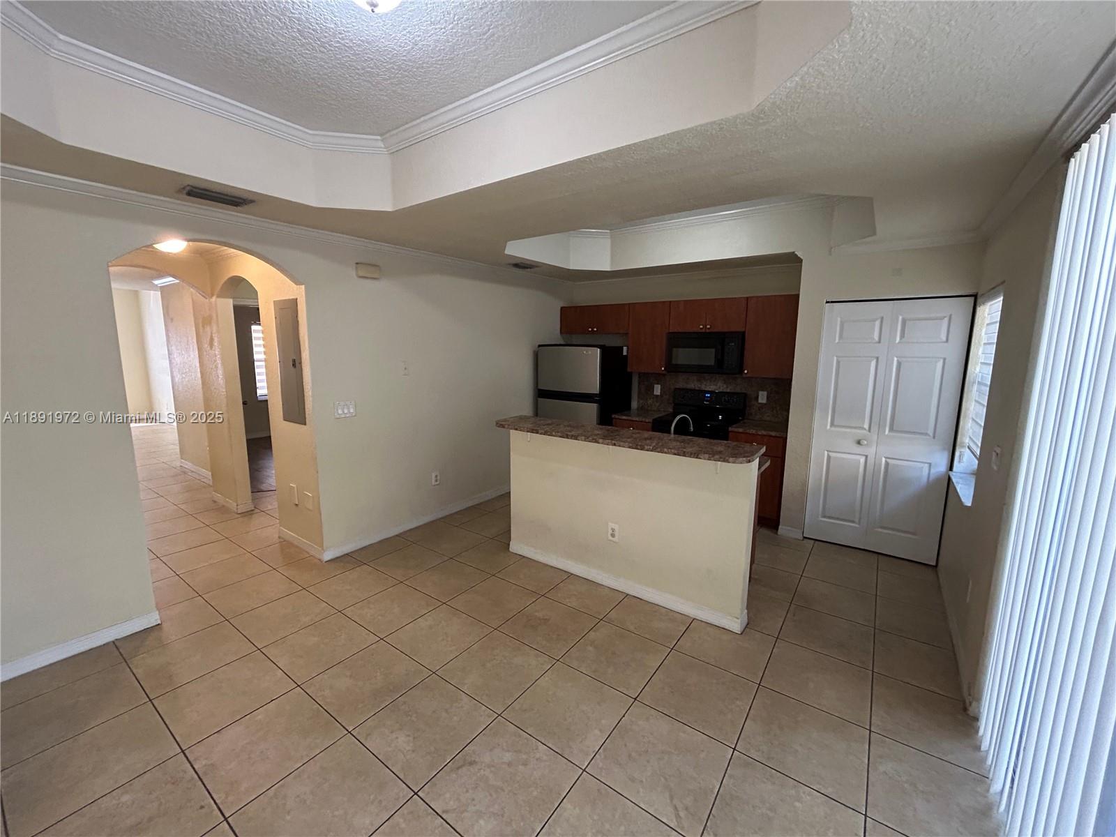 VILLAS AT HARBOR ISLES CO - Residential