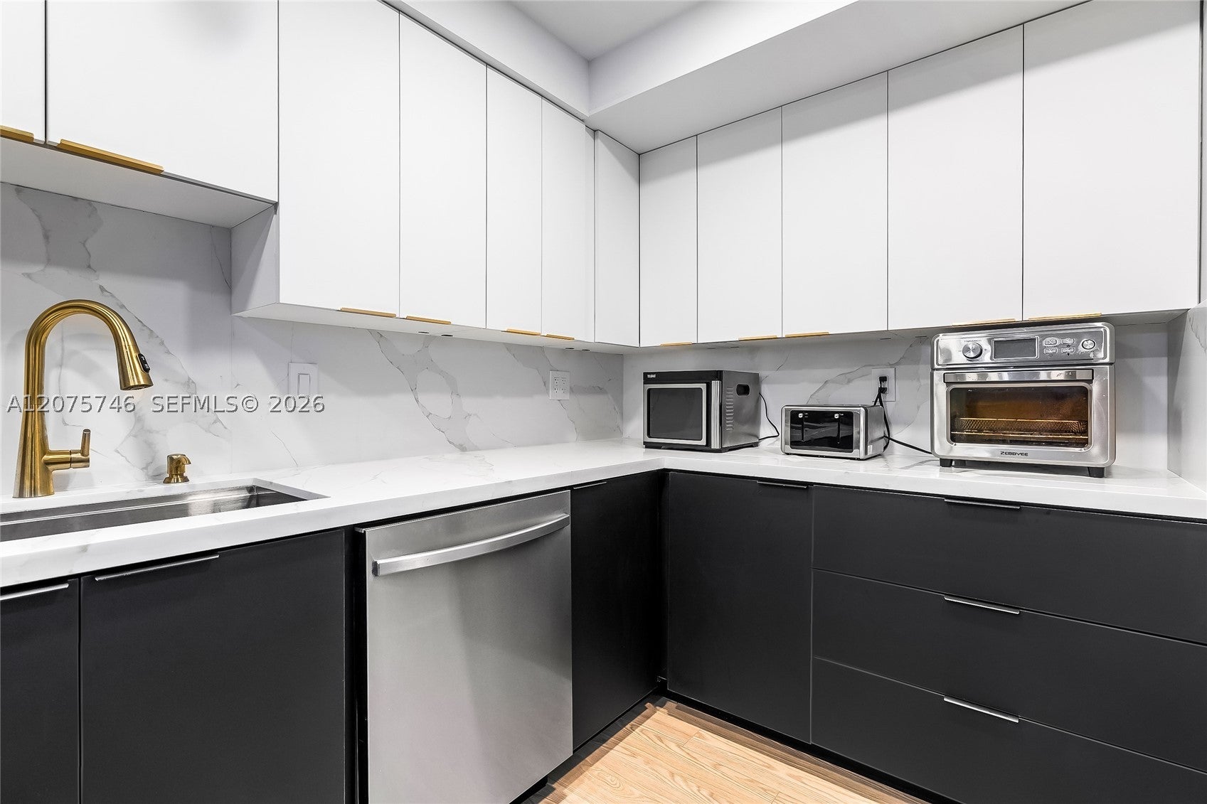600 Three Islands Blvd 305