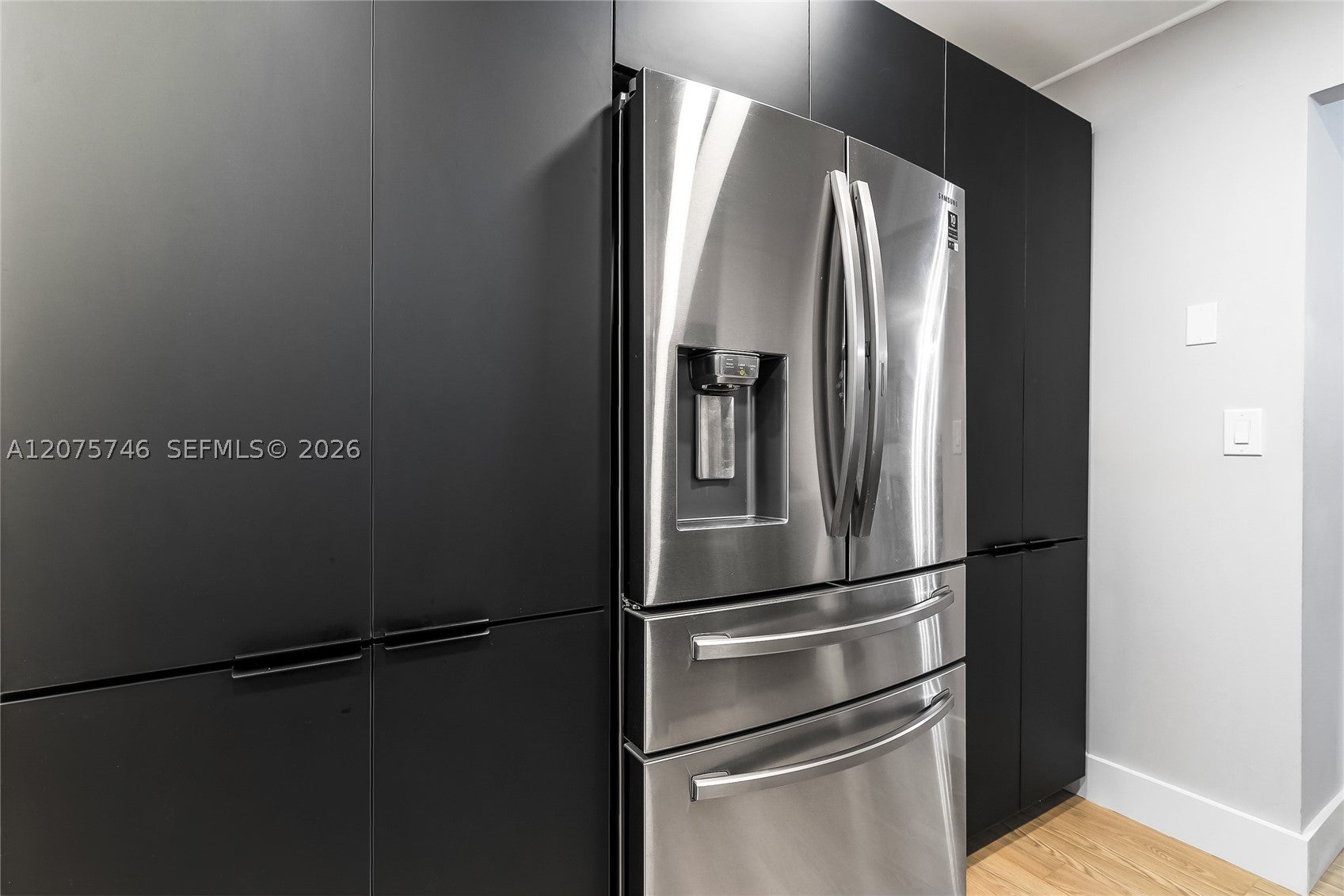 600 Three Islands Blvd 305