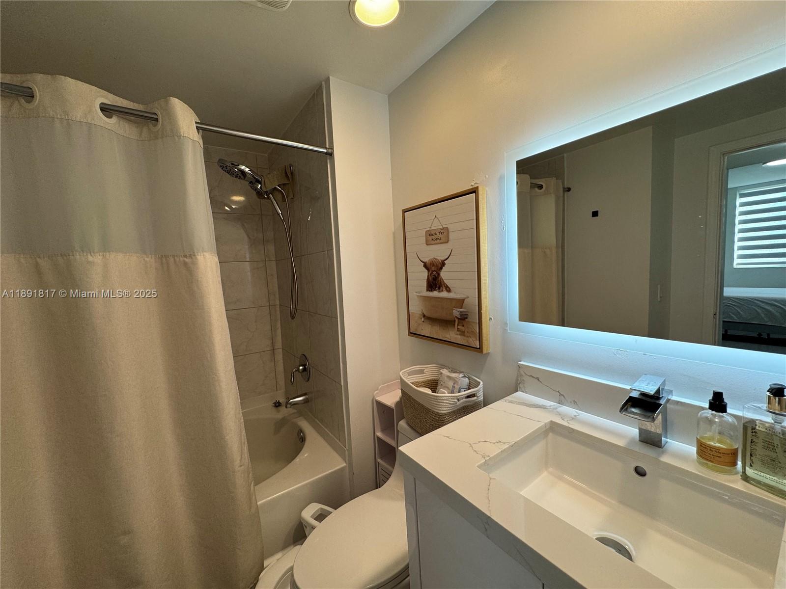 VENTURE AT AVENTURA WEST - Residential