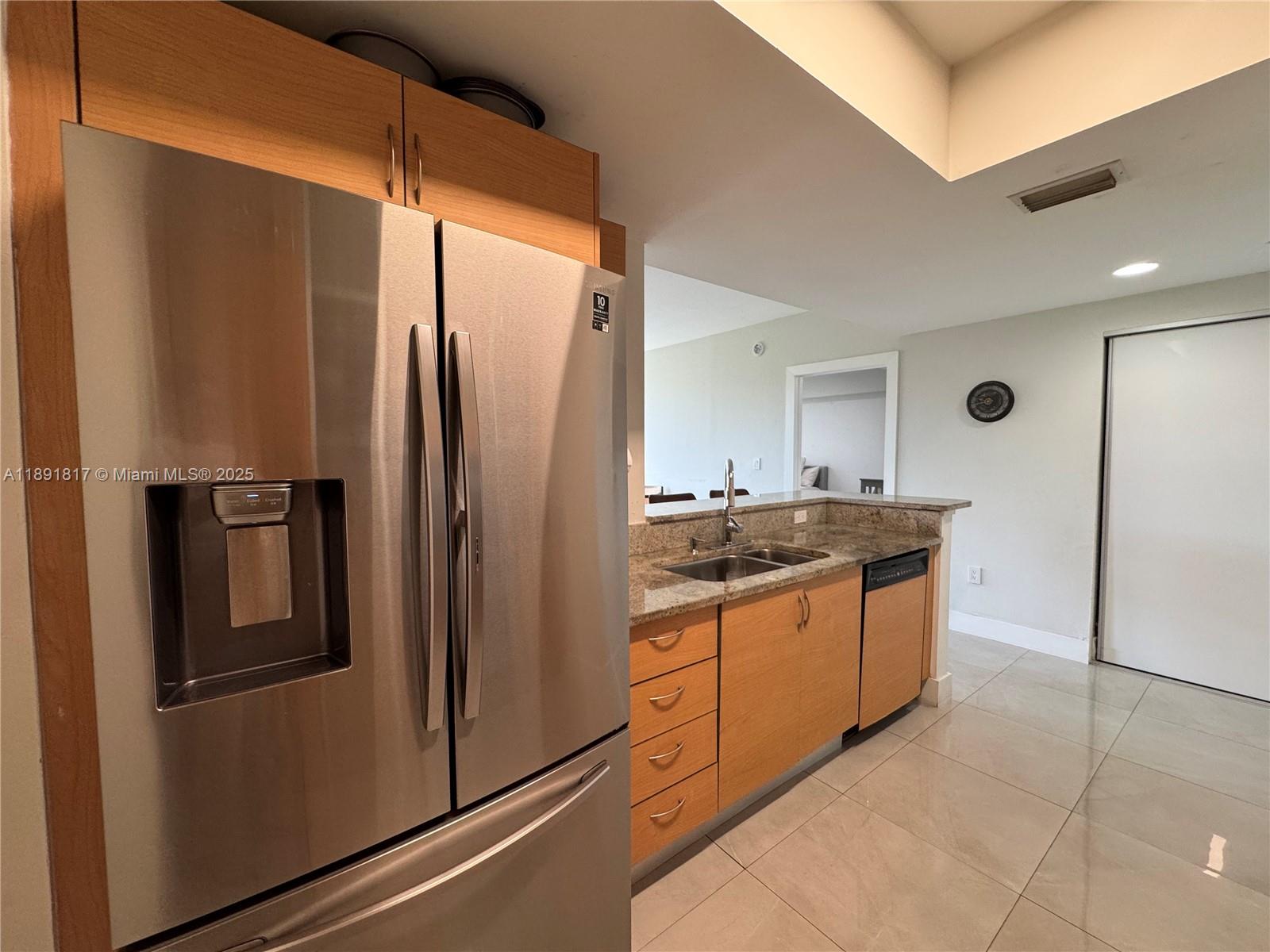 VENTURE AT AVENTURA WEST - Residential