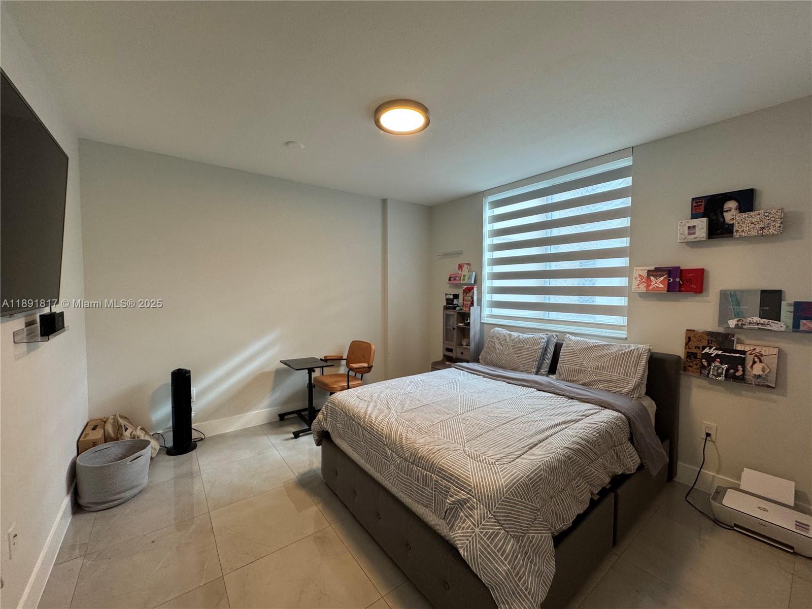 VENTURE AT AVENTURA WEST - Residential