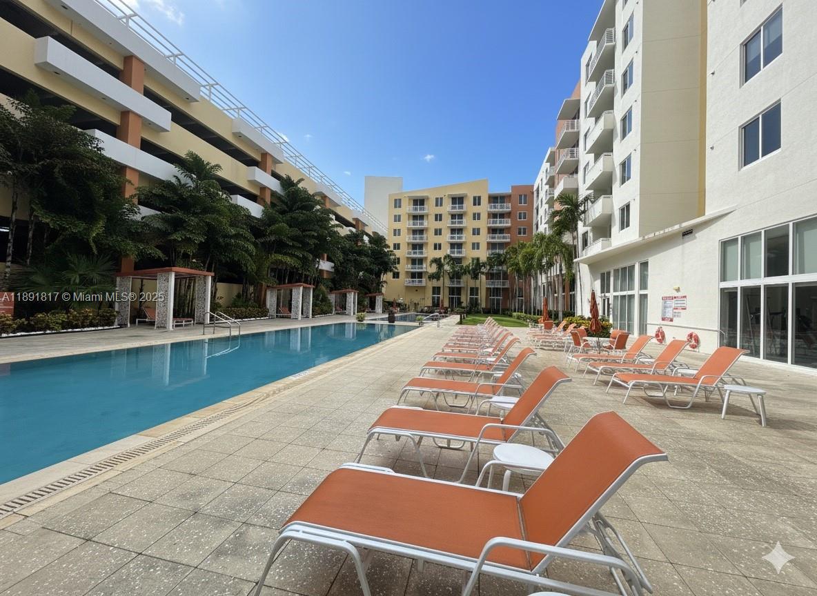 VENTURE AT AVENTURA WEST - Residential