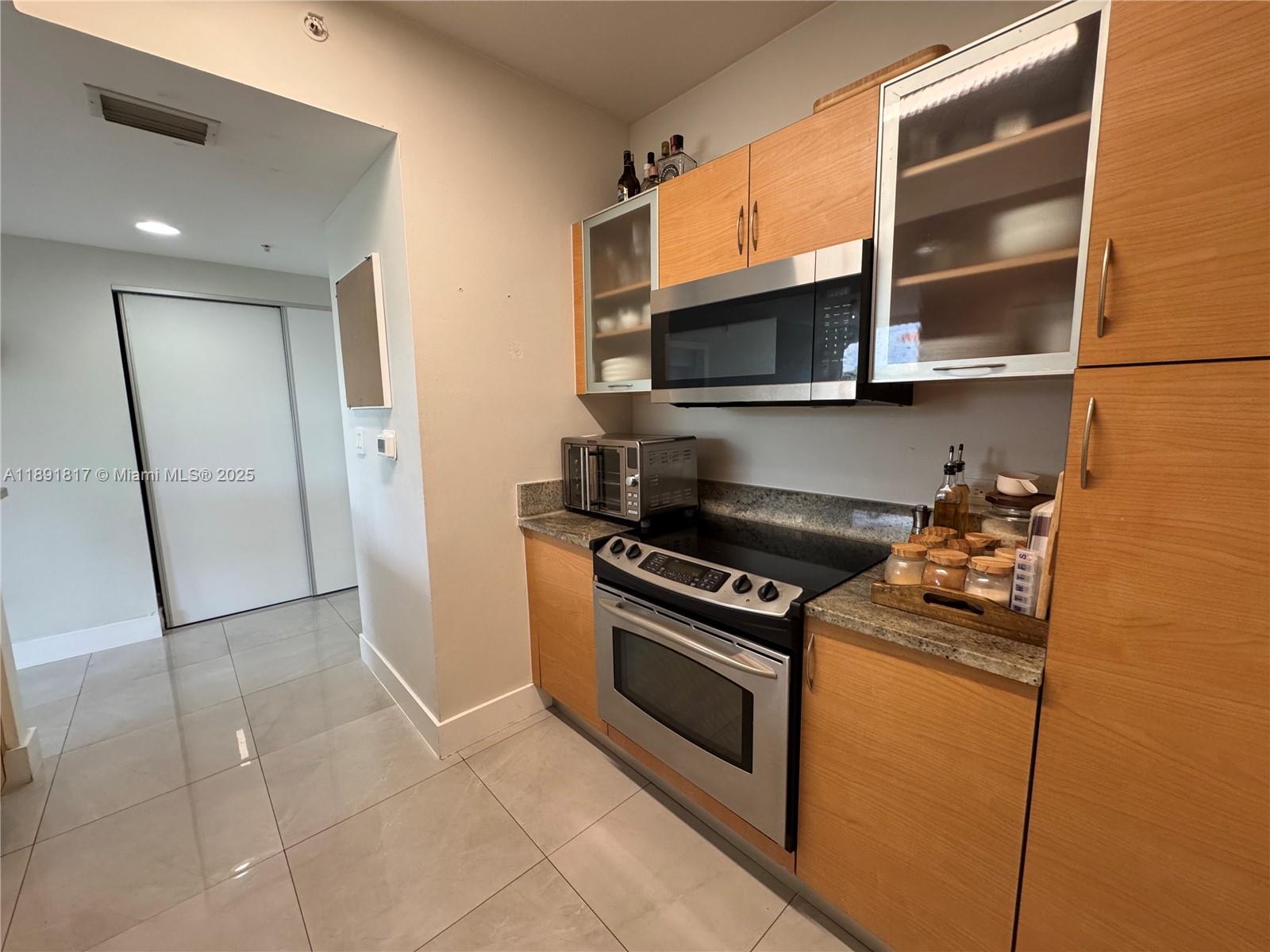 VENTURE AT AVENTURA WEST - Residential