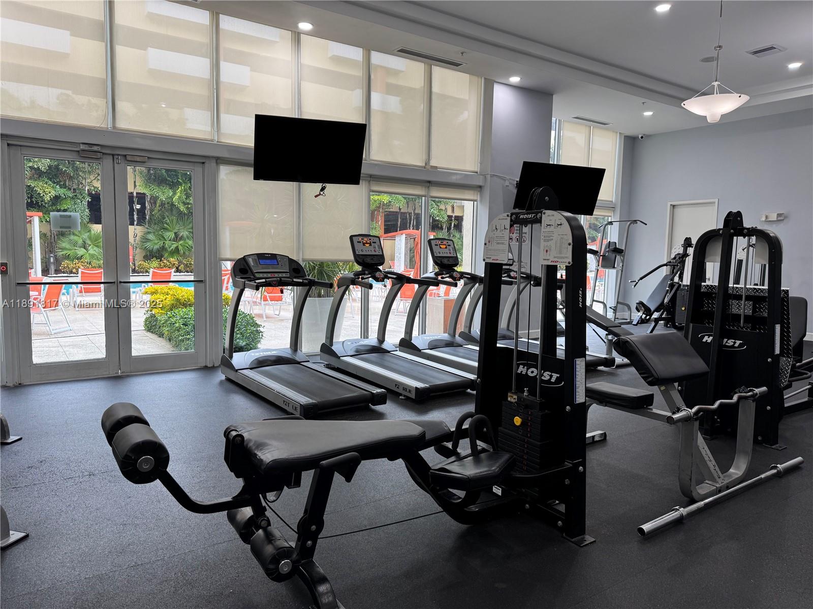 VENTURE AT AVENTURA WEST - Residential