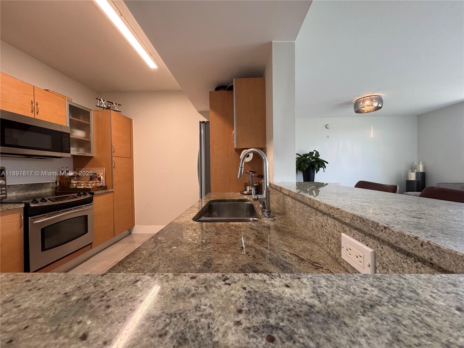 VENTURE AT AVENTURA WEST - Residential