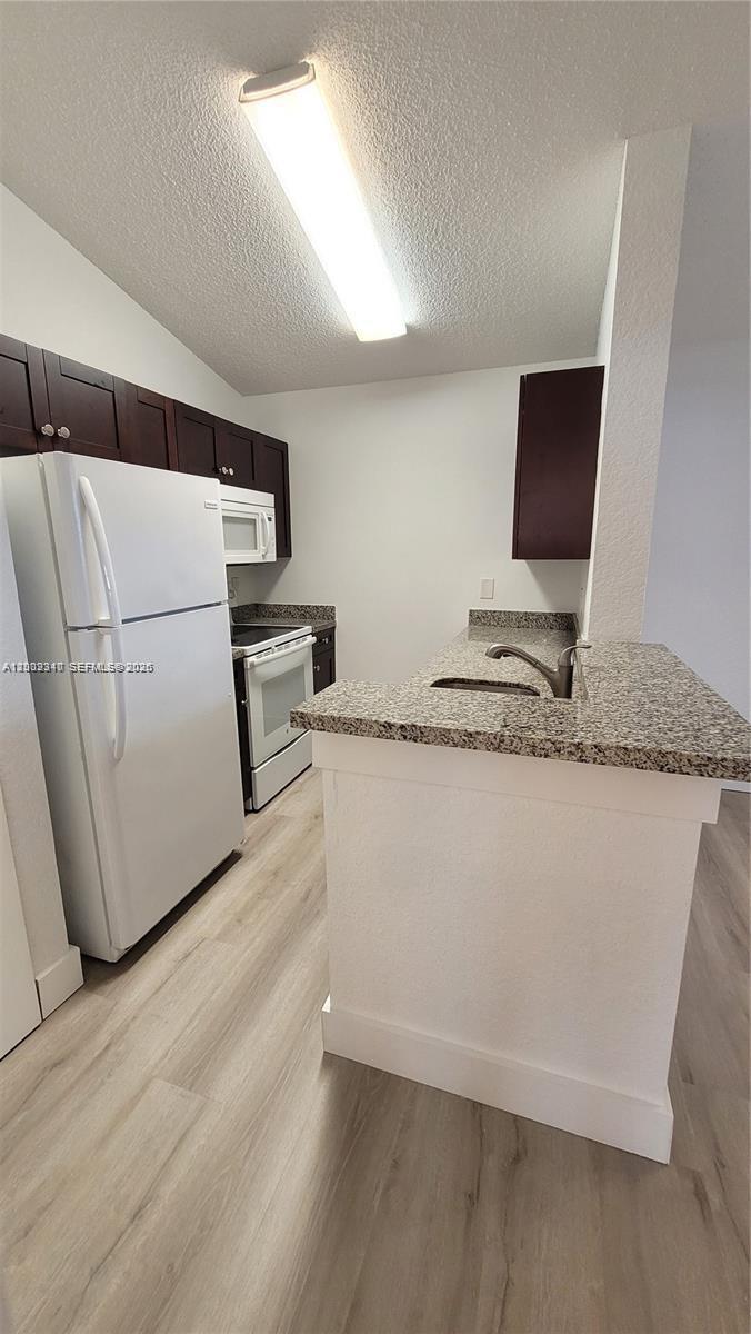 LAKEVIEW CLUB CONDO - Residential Lease