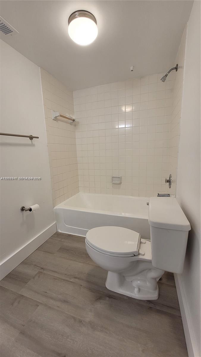 LAKEVIEW CLUB CONDO - Residential Lease